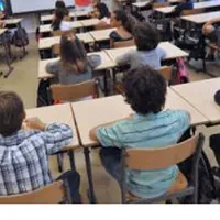 Scuola, vietati burqa e niqab: multe fino a 1.000 euro. Tetto del 30% per gli stranieri