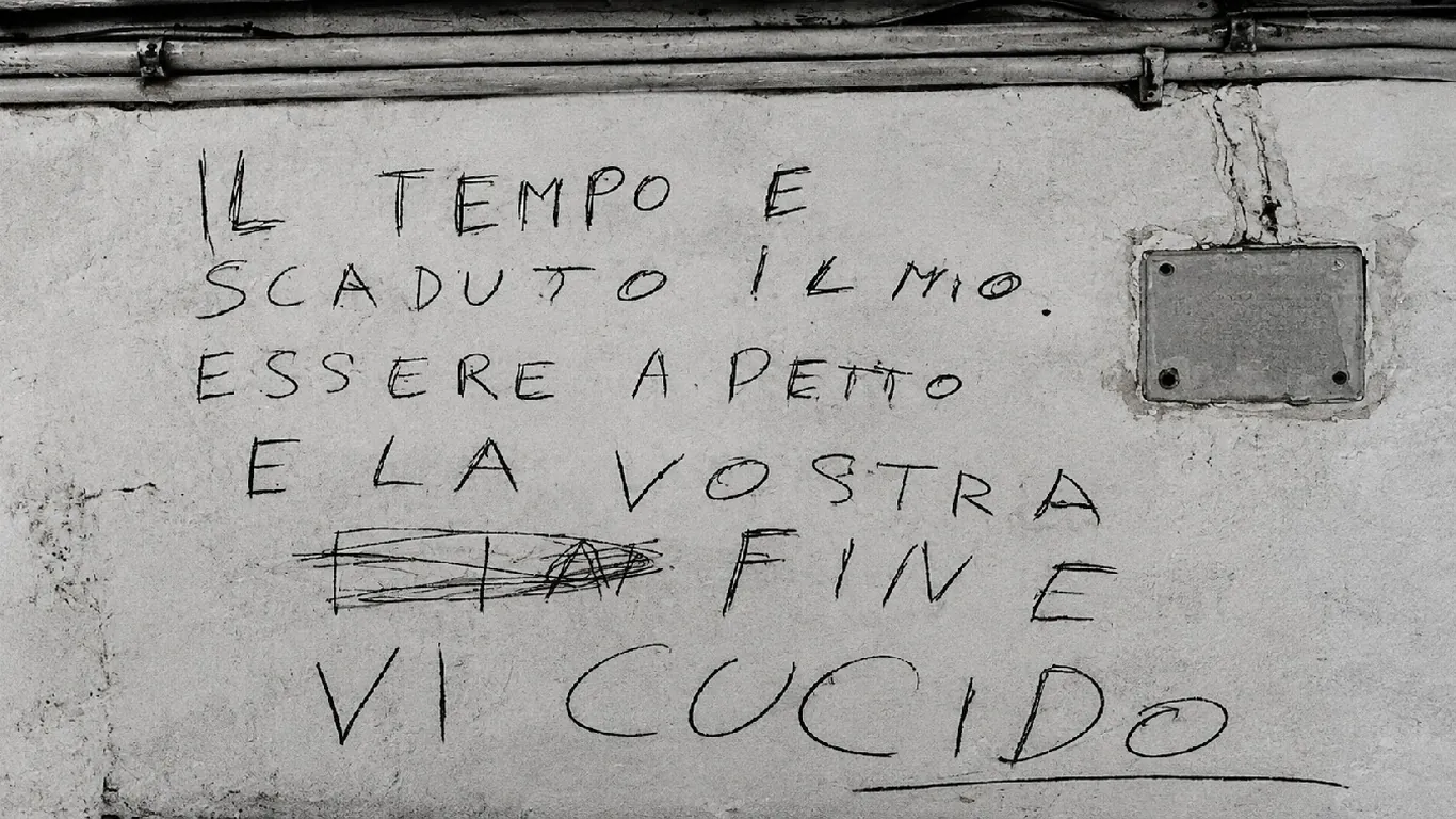 Perseguita e aggredisce l'ex moglie: «Il tempo è scaduto, vi uccido». Arrestato 44enne