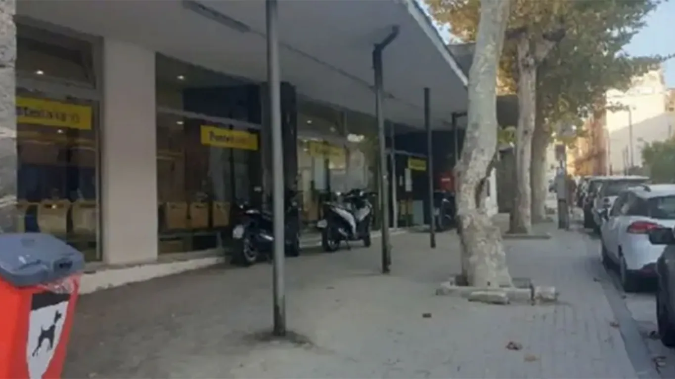 Torre Annunziata, fuga di gas in via Carlo Poerio: evacuato l'Ufficio postale