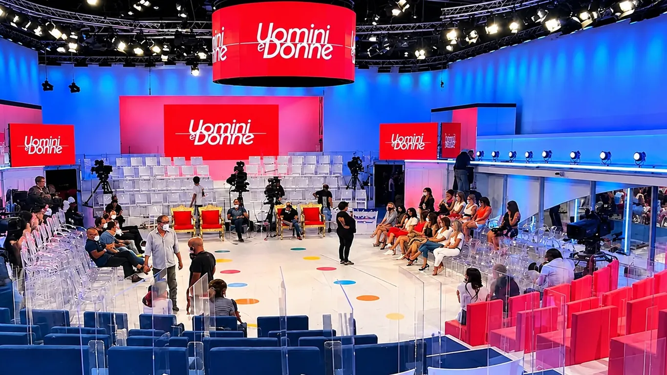 Anticipazioni Uomini e Donne: Gemma spiazzata da un cavaliere, lite nel Trono Over, tensioni e lacrime nel Classico