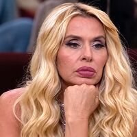 GF Vip, confessione choc di Valeria Marini nella notte: «Mi piaceva, ero attratta da lui»
