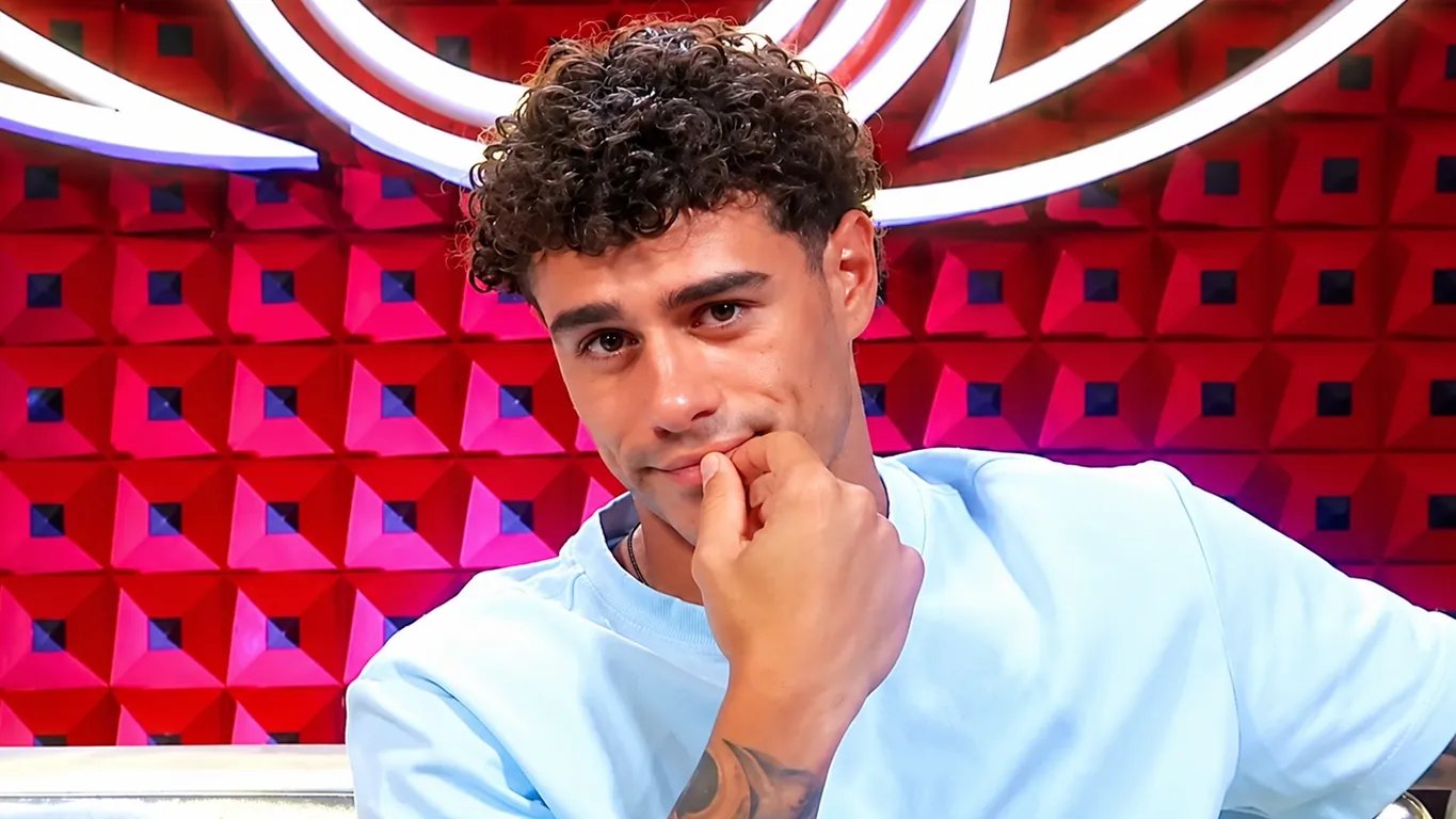 GF Vip, Alessandro Roncaccia pensa a una ragazza fuori dalla Casa? Cosa avrebbe chiesto in confessionale