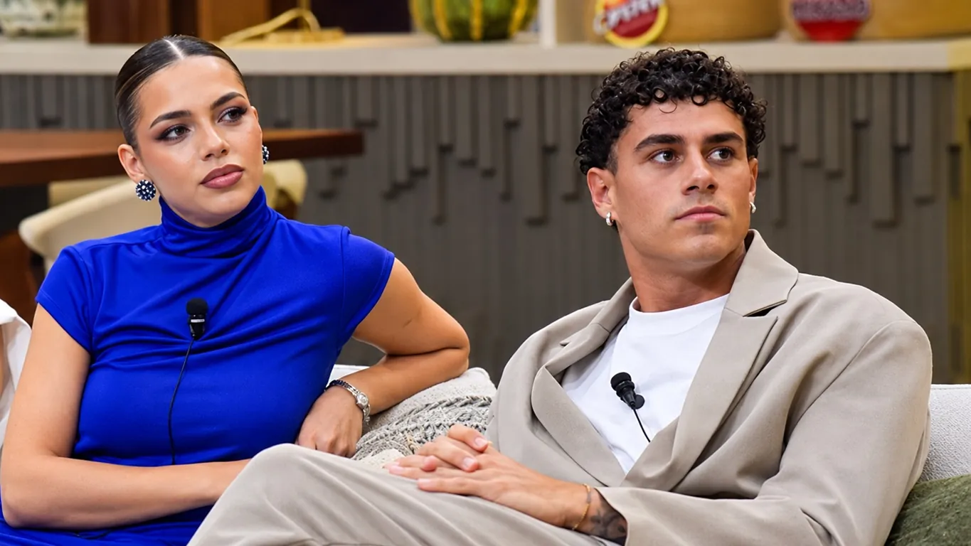 Piera Meloni, dubbi sul fidanzato al GF Vip: nella notte si lascia andare con Alessandro Roncaccia
