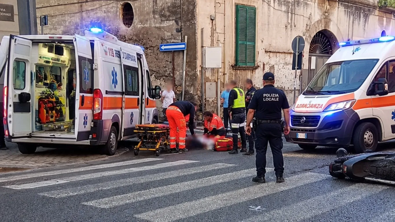 Torre del Greco, grave incidente sulla Nazionale, donna investita sulle strisce pedonali