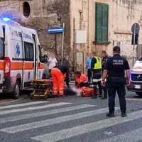 Torre del Greco, grave incidente sulla Nazionale, donna investita sulle strisce pedonali