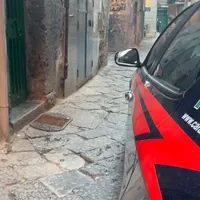 Picchia la compagna per il cellulare e poi invoca «rispetto» davanti ai carabinieri: 35enne in carcere