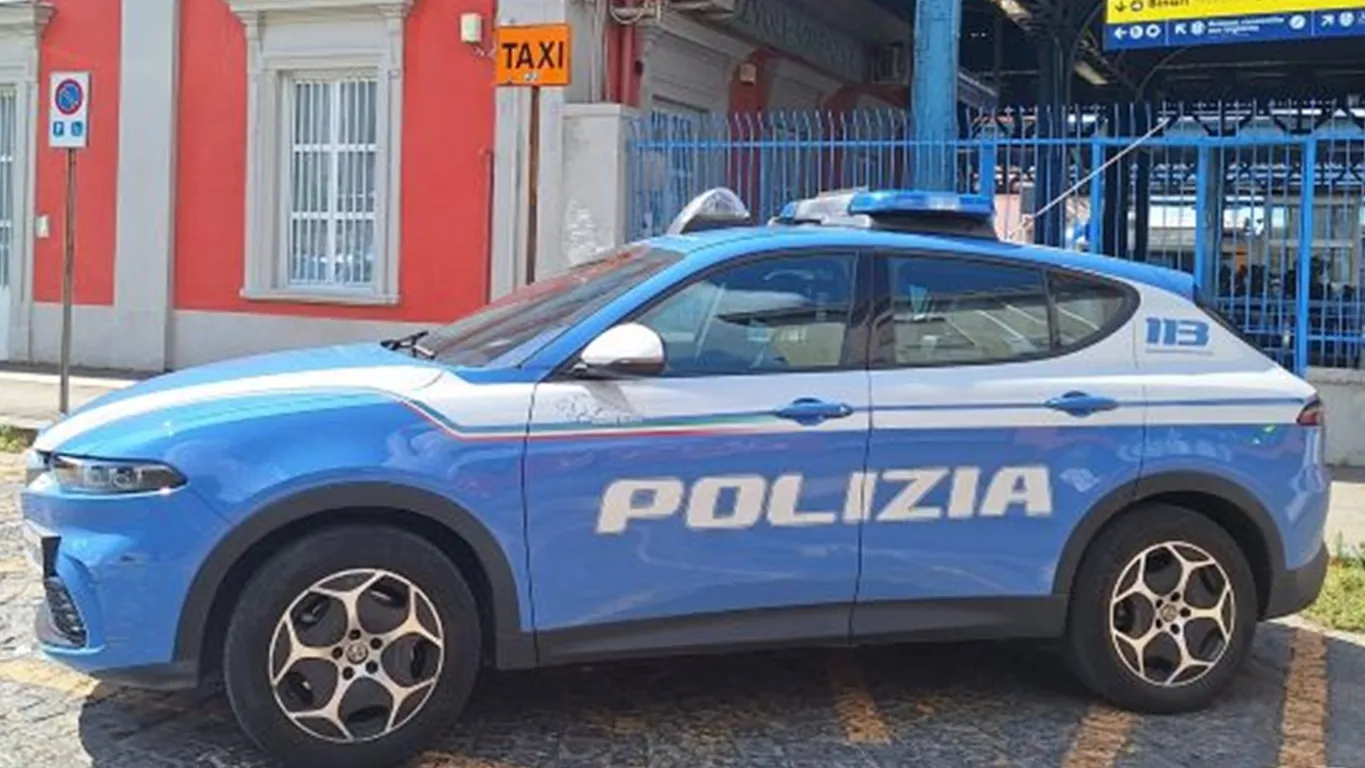 Perseguitano il nuovo compagno della ex: un arresto e un braccialetto elettronico