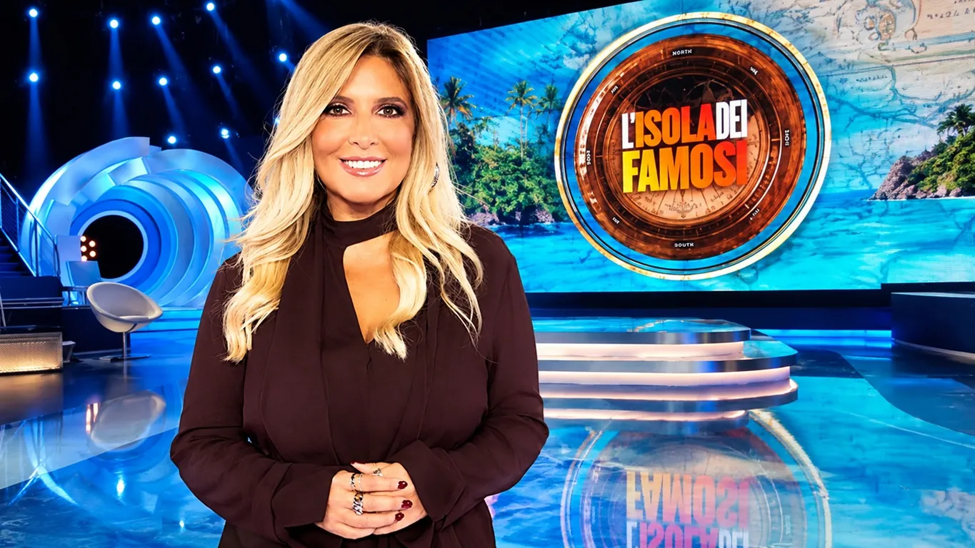 Selvaggia Lucarelli svela la nuova Isola dei Famosi: «Ci saranno grandi rivalità»