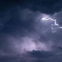 Maltempo nel Napoletano, allagamenti e danni: scatta l'allerta arancione