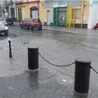 Torre del Greco, via Nazionale sommersa dall'acqua: allagamenti e proteste davanti a Villa Macrina