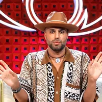 GF Vip, Jonathan Kashanian minaccia il ritiro e attacca gli autori: «Non mi faccio trascinare nel fango»