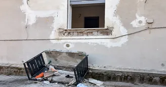 Sant'Antonio Abate, crolla un balcone: quattro feriti gravi, due in codice rosso