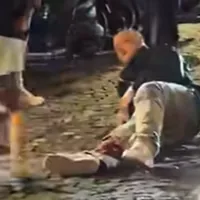 Napoli, padre aggredito da un gruppo di ragazzini al Vomero: camion dei rifiuti gli passa su una gamba