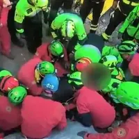Nuoro, speleologo bloccato in grotta estratto vivo dopo oltre 27 ore
