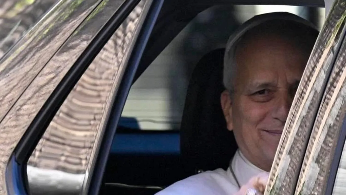 Papa Leone è stato operato al Gemelli. Il bollettino: "Rimosso adenocarcinoma polmonare"