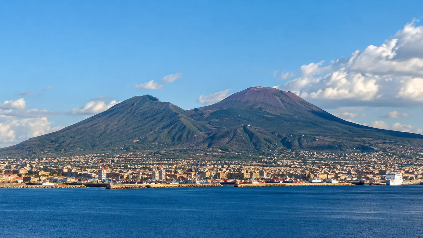 Torre del Greco, un viaggio nella storia del Vesuvio: l'iniziativa allo Sport Club Oplonti