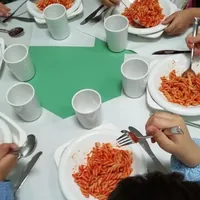 Torre Annunziata, stop ai pomodori crudi nelle mense scolastiche