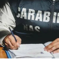 Schiaffi, insulti e violenza sessuale ad anziane in Rsa di Milano: interdetti 3 operatori sociosanitari