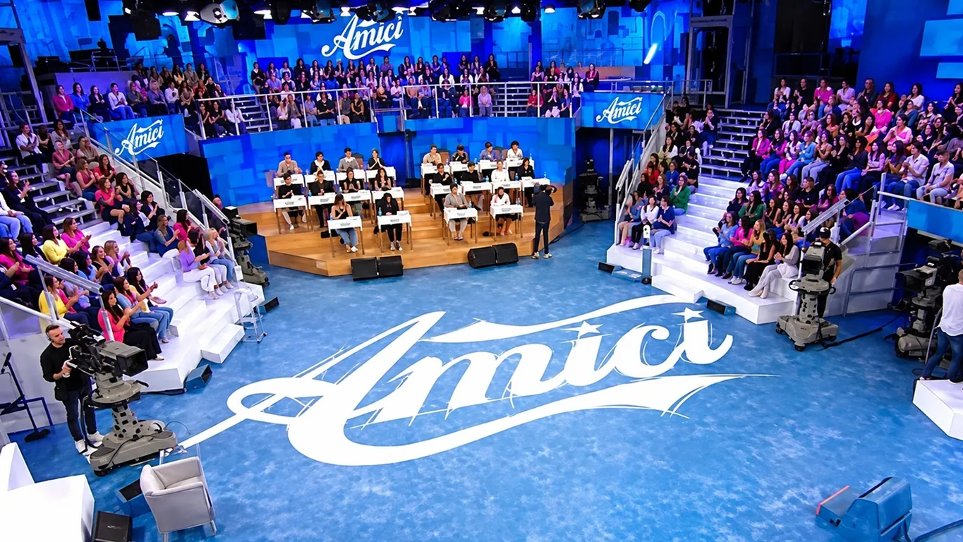 Amici 26, anticipazioni seconda puntata: prime gare di canto e ballo, una eliminazione e una sfida vinta
