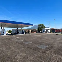 Torre Annunziata, rapina a mano armata al distributore Q8 sul Lungomare: bottino di appena 300 euro