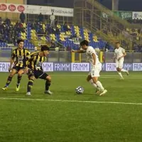 Juve Stabia travolgente al Menti: Südtirol battuto 3-0, le Vespe tornano a sorridere