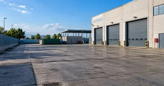 Sant'Antonio Abate, sequestrato piazzale industriale: scoperti scarichi illeciti e rifiuti non autorizzati
