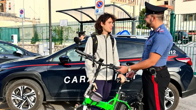 Ruba una e-bike a Piano di Sorrento, arrestato 51enne senza fissa dimora