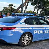 Acerra, uomo  armato spara tra i tavolini di un locale: scatta la sospensione dell'attività
