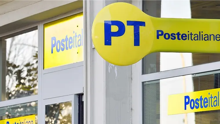 Blocchi stradali al Sud, Poste Italiane sospende il servizio pacchi in cinque regioni
