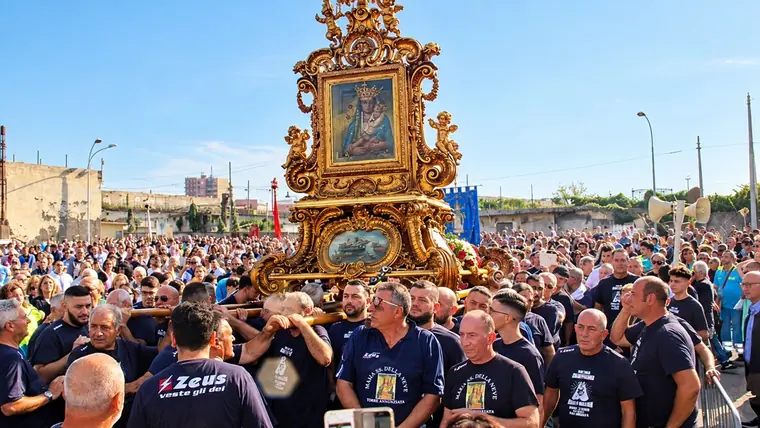 Torre Annunziata, Madonna della Neve: la processione del 22 ottobre tra fede, tradizione ed emozione