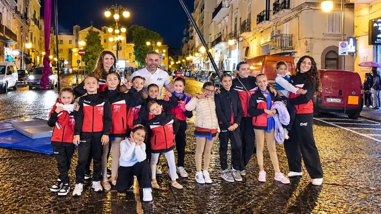 Torre Annunziata, la magia della danza aerea: protagoniste le giovani atlete dell'AUSE