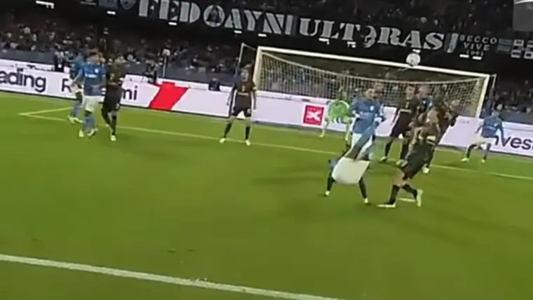 Napoli-Roma 3-3, spettacolo e sei gol al Maradona: per gli azzurri ancora una volta fatali gli errori in difesa