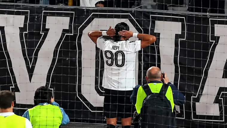 Savoia-Cosenza 1-1, contestazione al Giraud. Matachione: «Andremo avanti, anche contro tutto e tutti»