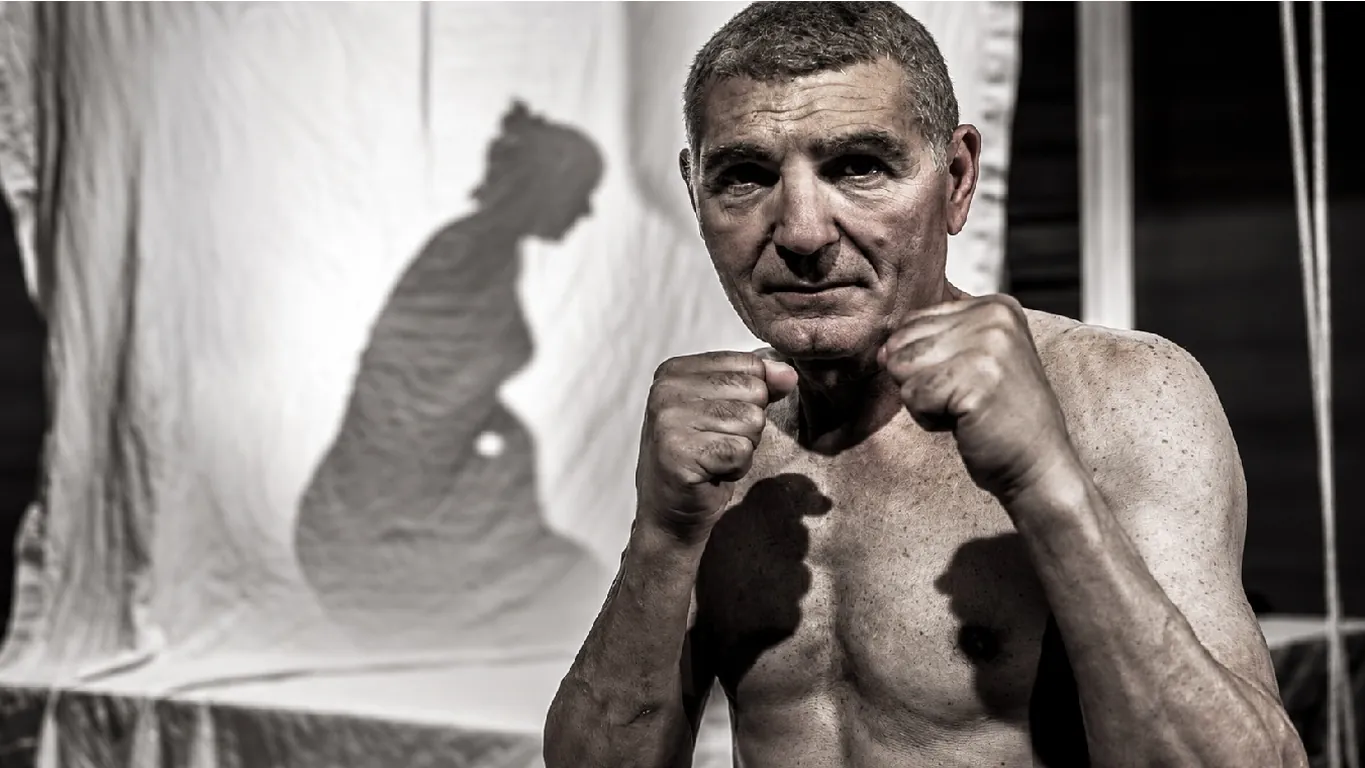 Torre del Greco, Patrizio Oliva a Palazzo Vallelonga: la storia di un campione sul ring della vita