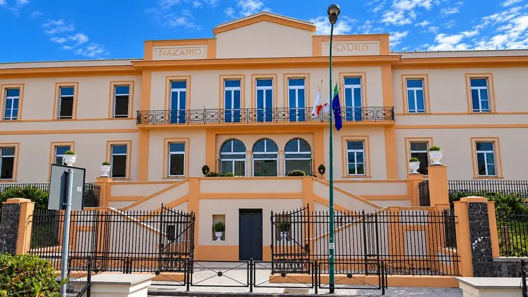 Torre del Greco, oltre un milione di euro per riqualificare le palestre di due istituti scolastici