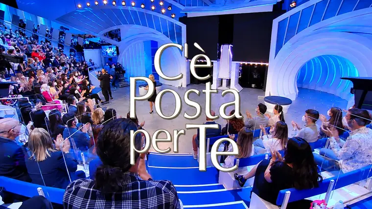 C'è posta per te, un ex protagonista di Uomini e Donne sarà il nuovo postino: ecco chi è