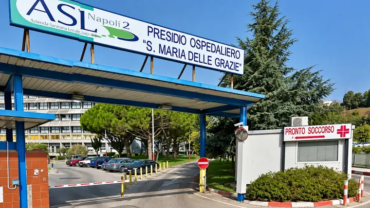 Tifoso del Portici aggredito a Pozzuoli, otto arresti: un 19enne avrebbe colpito Mario Spedaliere