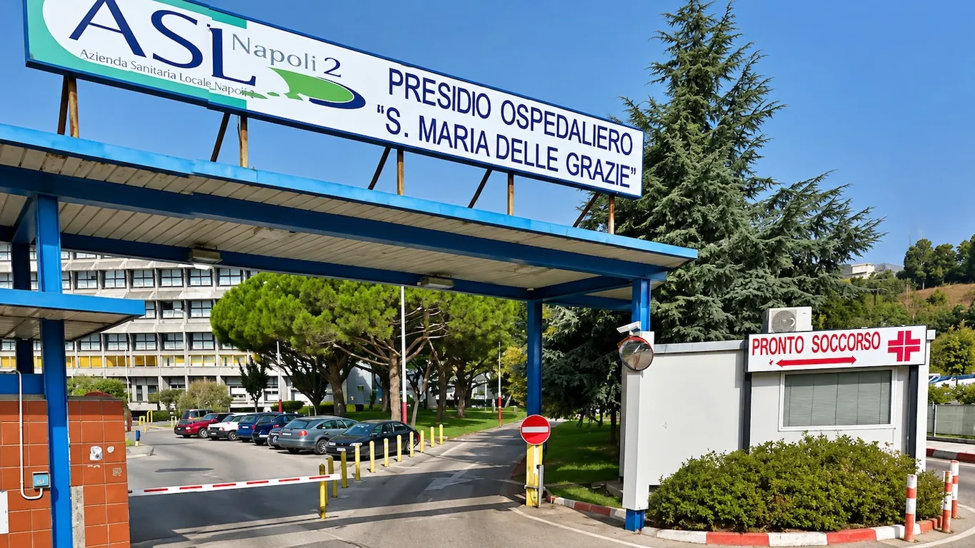 Tifoso del Portici aggredito a Pozzuoli, otto arresti: un 19enne avrebbe colpito Mario Spedaliere