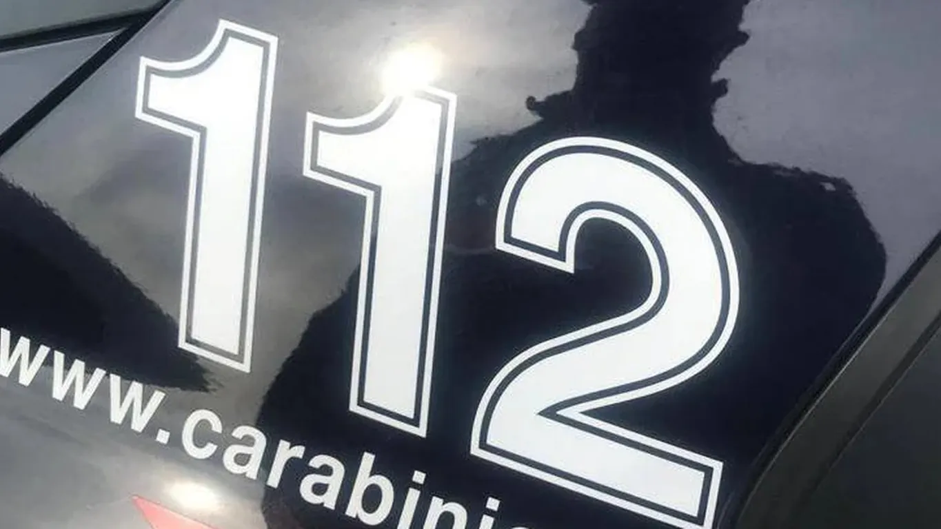 Napoli, strattona bimbo di 5 anni e tenta di portarlo via: denunciato 45enne