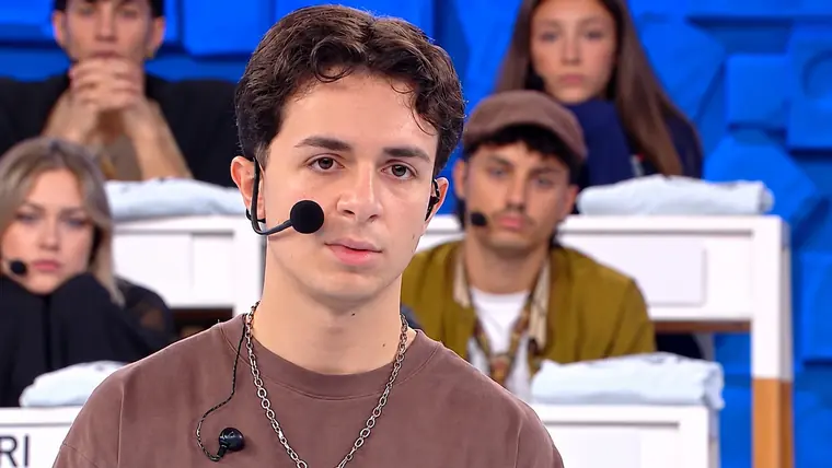 Amici 26, Erness rompe il silenzio dopo la squalifica: «Fare ciò che ho fatto porta solo al fallimento»