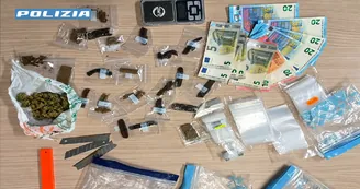 Frattamaggiore, sorpreso a vendere droga: 30enne arrestato