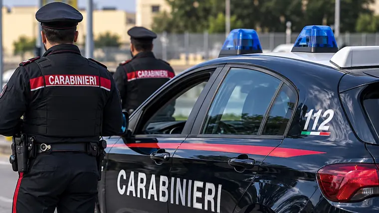 Torre Annunziata, perseguita la vicina di casa dopo un corteggiamento respinto: arrestato 40enne