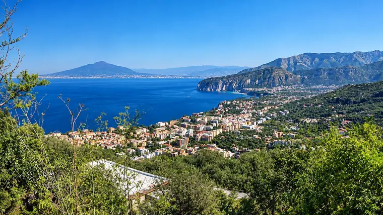 Sorrento, sequestrato uno storico edificio comunale: ipotizzato il reato di invasione di edificio pubblico