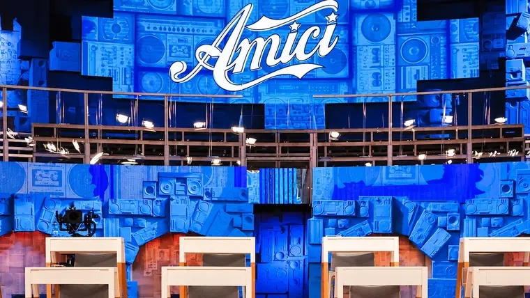 Amici 26, anticipazioni quarta puntata: sfide, sorprese e una maglia sospesa