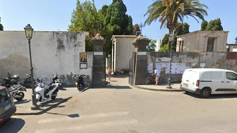 Torre Annunziata, commemorazione dei defunti: gli orari del cimitero comunale