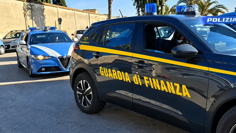 Frattamaggiore, buco da 2 milioni di euro al Consorzio cimiteriale: 10 indagati