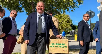 Boscotrecase, all'ospedale piantato un albero simbolo di salute e sostenibilità