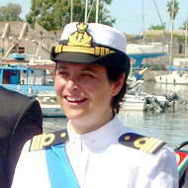 Esercitazione antincendio della Guardia Costiera nel Porto di Torre Annunziata