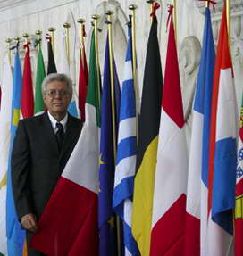 Celone espone "La Venere della monnezza"