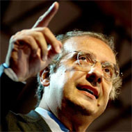 Guerra di sondaggi tra gli schieramenti